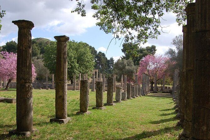 Private local tour of the Olympic Games site - Olympic torch altar and the ancient stadium