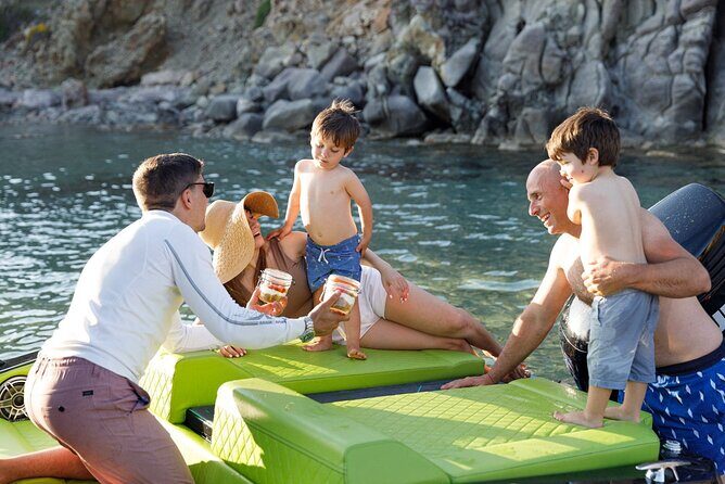 Private Luxury Boat Tour to Kimolos & Poliegos - On-board luxury that actually affects your comfort