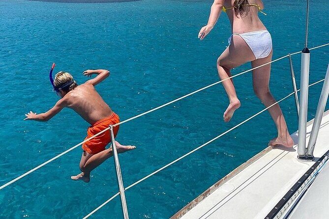 Private luxury Escape Sailing, Snorkel and Lunch Cruise - Lunch onboard: Mediterranean comfort at anchor