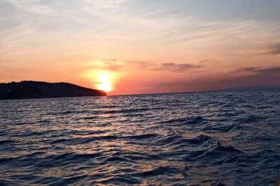 Private Luxury Sunset Cruise Blue Caves Champagne Included 5pax - Skinari and the Blue Caves