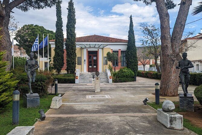 Private Luxury Tour: Marathon – Battle & Run That Changed History - Stop 2: Marathon Run Museum for the origin story of the race