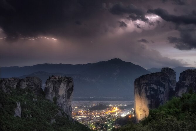 Private Meteora By Night Photography Tour - Why Meteora works so well after sunset