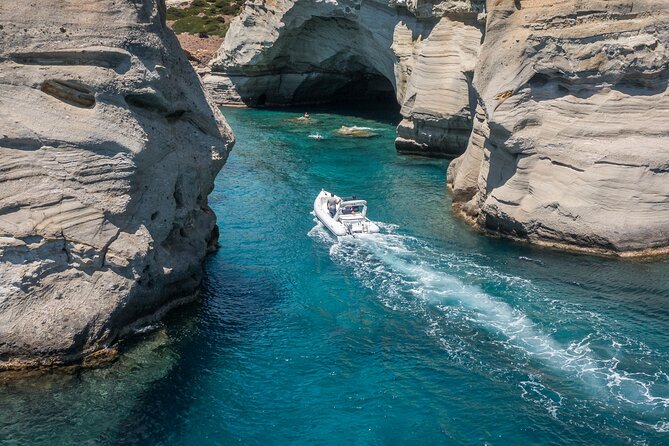 Private Milos Tour "Islands of Colours"- Luxury Boat Rental - Gerontas, Firiplaka, Tsigrado, and Gerakas