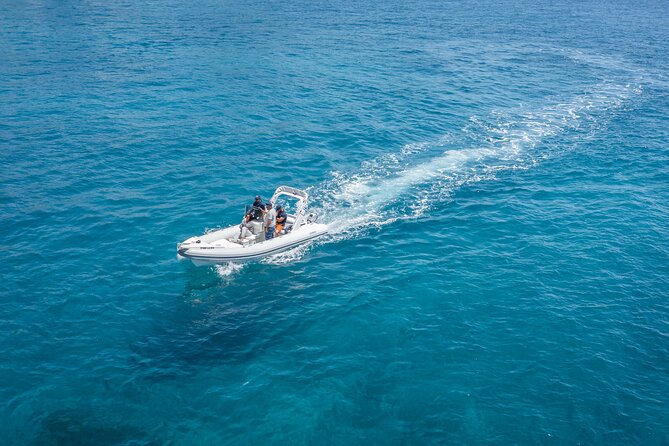 Private Milos Tour "Islands of Colours"- Luxury Boat Rental - Pollonia, Papafragas, and Sarakiniko