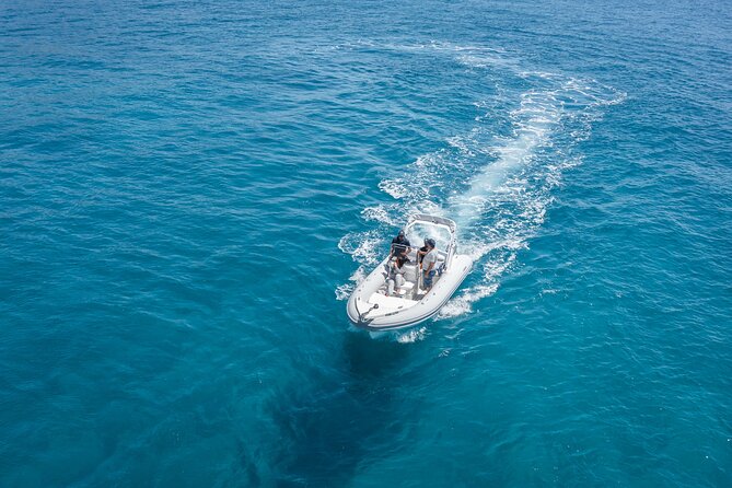 Private Milos Tour "Islands of Colours"- Luxury Boat Rental - Mandrakia, Klima, and the return to Adamantas