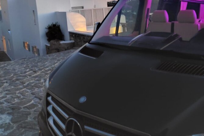 Private Mykonos Airport/Port Luxury Transfer-Taxi - Chauffeur assistance and local knowledge