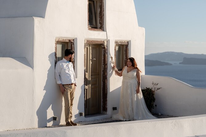 Private Photo Session in Santorini - Skaros Rock: dramatic views with a short-session clock