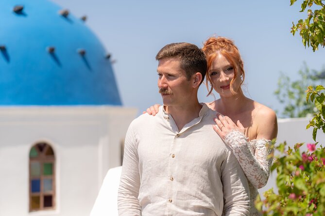 Private Photo Session in Santorini - A relaxed style is a real advantage