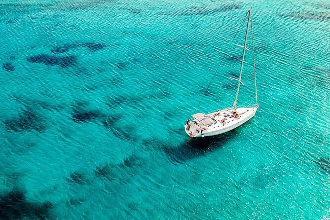 Private sailing cruise to Delos & Rhenia with Lunch & Transfer - Lunch makes the day easier