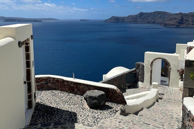 Private Santorini Daytime Wine Tour - What “private tour” changes in real life