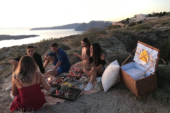 Private Santorini Sunset Picnic Experience - The Megalochori Moment: Volcano Views While You’re Traveling