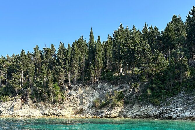 Private Skippered cruise from Corfu to Paxos/Antipaxos islands - The Kaltsonísi pass and Moggonisi cove: a short stop with big water payoff