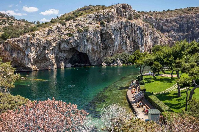 Private tour in Poseidon Temple and Swim in Lake Vouliagmeni - A private route from Athens to the southern coast