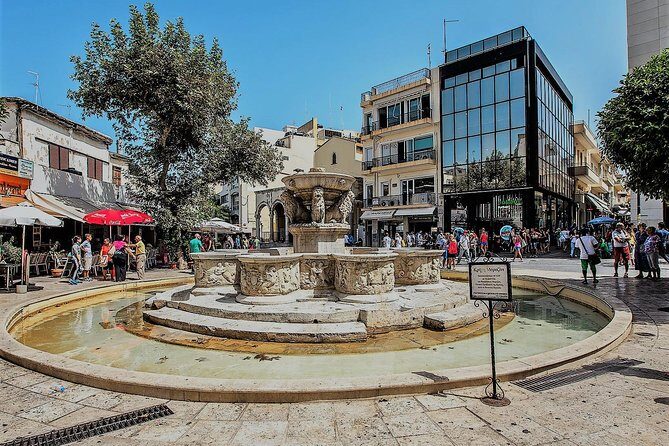 Private Tour Knossos & Heraklion City - Morosini Fountain (Lion’s Fountain) and the Venetian Core