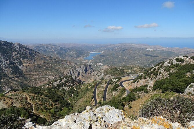 Private Tour-Knossos Palace Zeus Cave Olive Oil Mill & Wine - Krasi’s 2000-Plus-Year Plane Tree and Aposelemis Dam Views