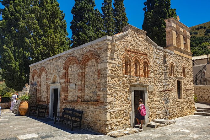 Private Tour of Crete with Knossos Palace and Lassithi Plateau - Lunch at a traditional Lassithi tavern