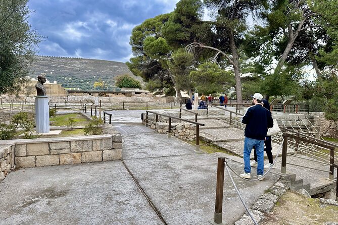 Private Tour of Knossos, Archaeological Museum & Heraklion Town - Leaving Chania at 9:00 am