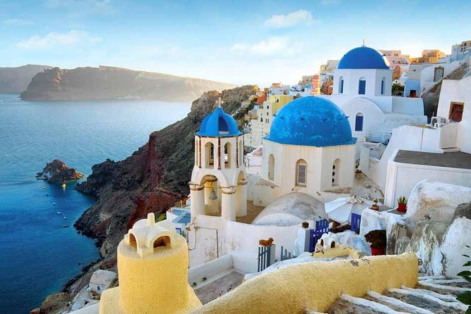 Private Tour Santorini best Attractions - Oia’s lanes in a 30-minute visit