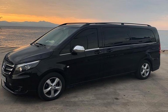 Private transfer Airport - Athens - Choosing between a luxury car and a minivan