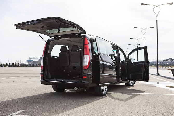 Private Transfer Athens International Airport to Athens Center - Meeting your chauffeur at Athens International Airport