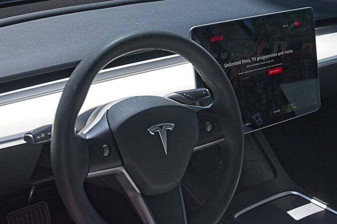 Private Transfer from Athens Airport to Athens City with Tesla - A calmer first step after Athens Airport
