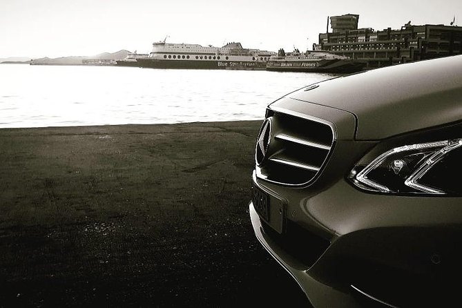 Private transfer Port - Athens - Choosing between the luxury car and business minivan
