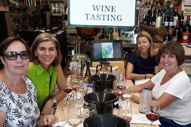 PRIVATE Walking Tour with Lunch and Wine Tasting by a Sommelier - Who should book this tour (and who might not)