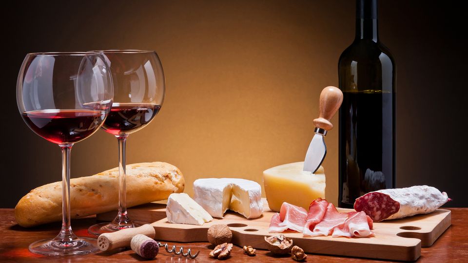 Private Wine Tasting Experience in Athens - Six or eight glasses, and why the difference matters
