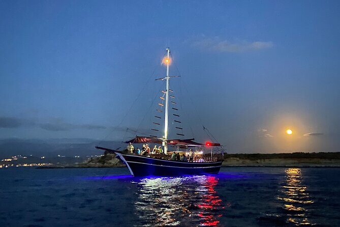 Queen Bee Sunset Cruise with Swim Stops and Dinner - Getting to Argostoli at 6:30 pm without stress