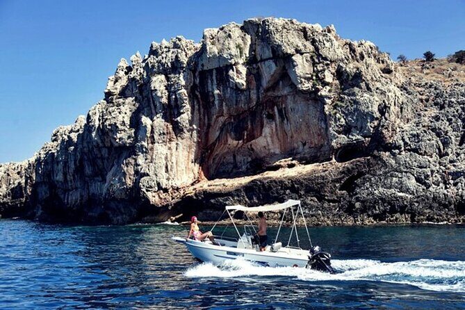 Rent a Boat for a Day in Kalives,Chania - Captain for a Day in Kalyves: Your 16-Foot Boat Rental
