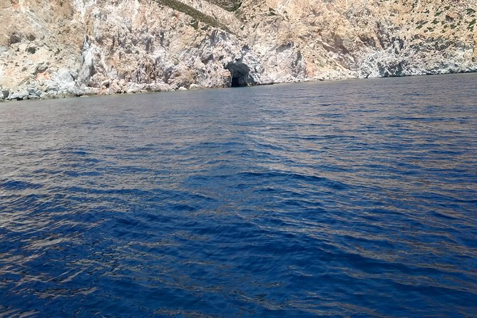 Rent a boat in Milos - Is $148 a good value?