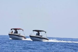 Rent a Boat in Santorini without a License - Entering Your 10-Hour Day: What the Timing Really Means