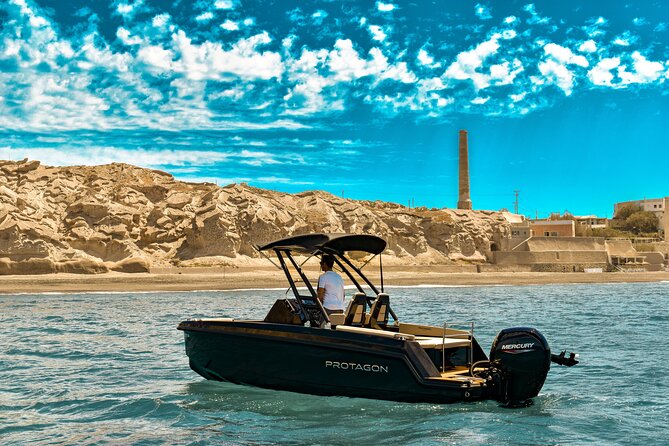 Rent a SpeedBoat in Santorini with License or Skippered - Key points to know before you go