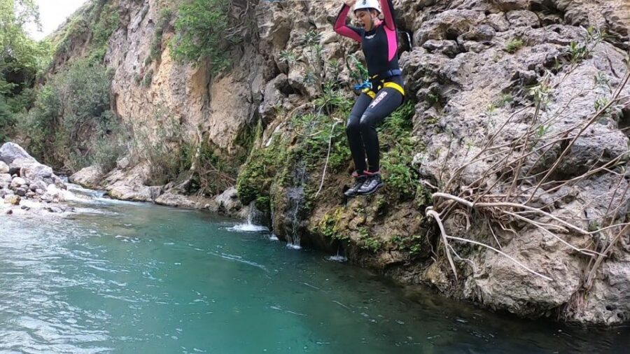Rethymno: Canyoning Tour in the Kourtaliotiko Gorge - Kourtaliotiko Gorge: a canyon made for quick adrenaline