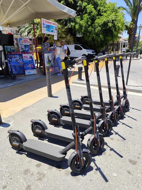 Rethymno: e-Scooter tour on the old and new town - The Venetian harbor and Egyptian lighthouse