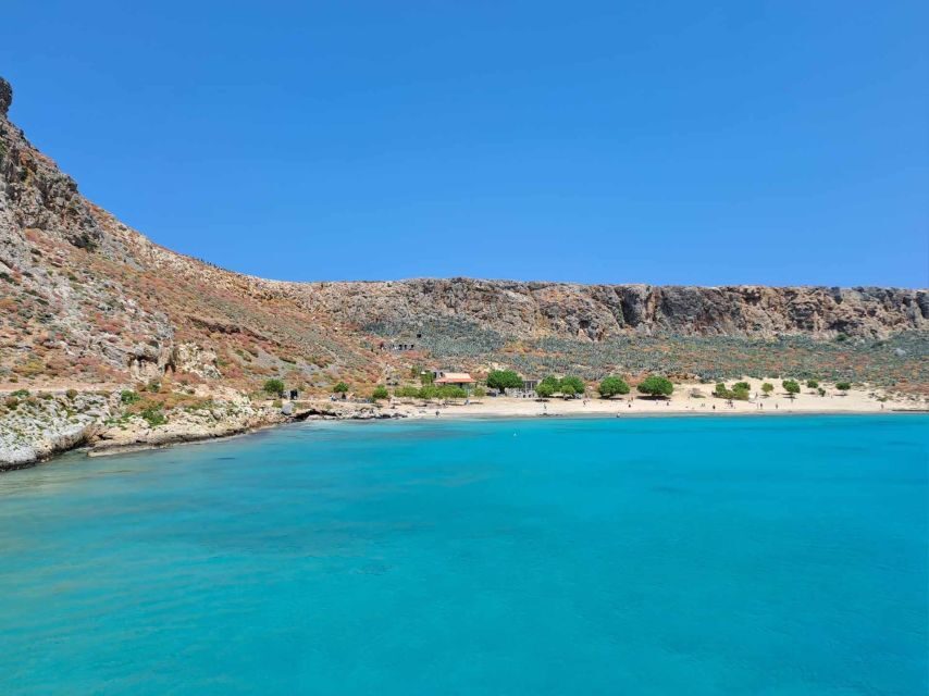 Rethymno: Gramvousa & Balos Lagoon Day Trip with Boat Ticket - Guides and Group Energy: When the Day Feels Like It Has a Captain