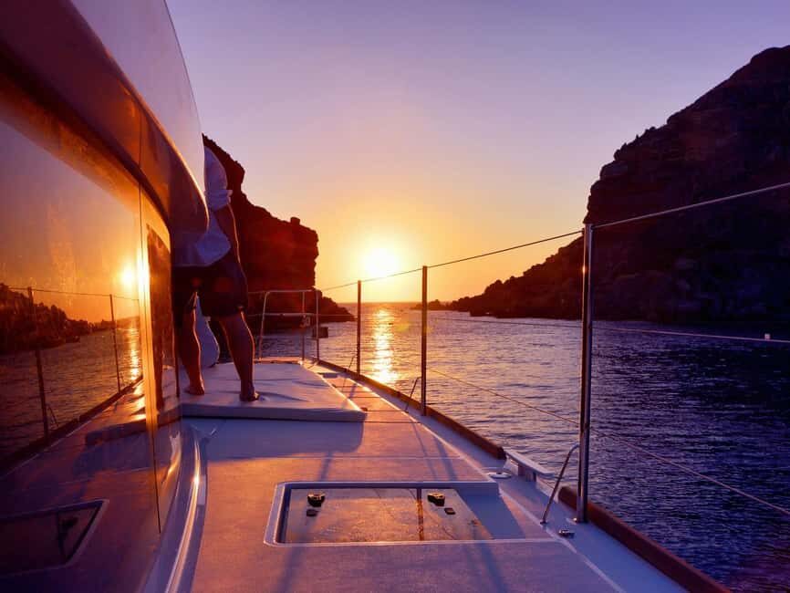 Rethymno: Luxury Sunset Cruise with Dinner and Drinks - Luxury Catamaran at Golden Hour: What’s Actually the Point?
