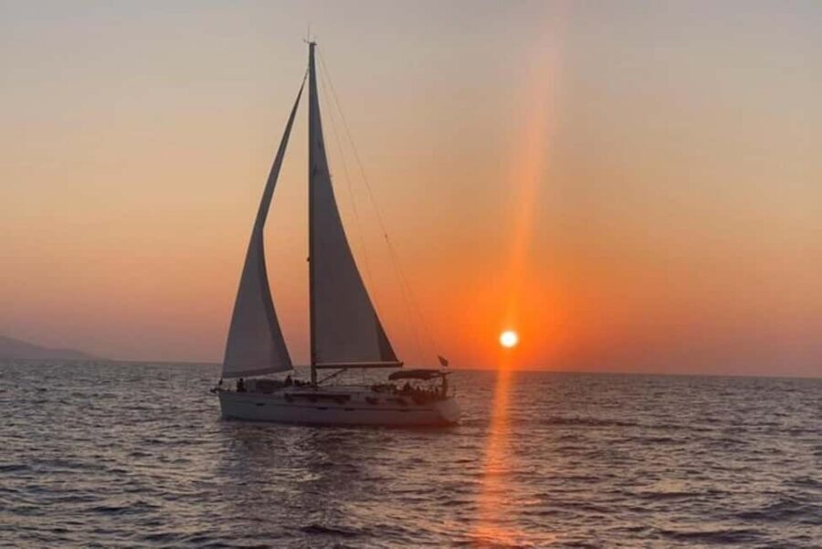 Rethymno: Luxury Sunset Cruise with Dinner and Drinks - Meeting Point and Port Logistics: Avoid the Stress Trap
