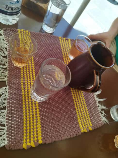 Rethymno: Old Town and Food Tasting Private Tour - Sampling Cretan foods in traditional shops