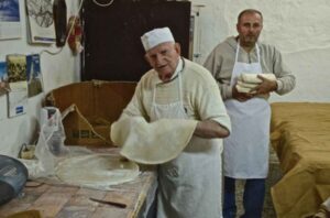 Rethymno: Old Town Walking Tour with Meal - Starting point at Gerakari 4: easy to find, no hotel pickup