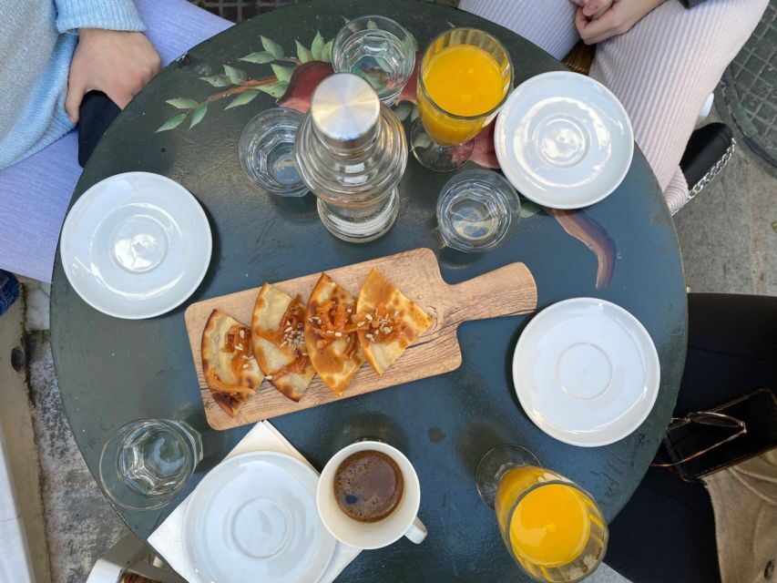 Rethymno: Old Town Walking Tour with Meal - Breakfast in a local kafeneio: sfakianopita, jam, and your first taste test