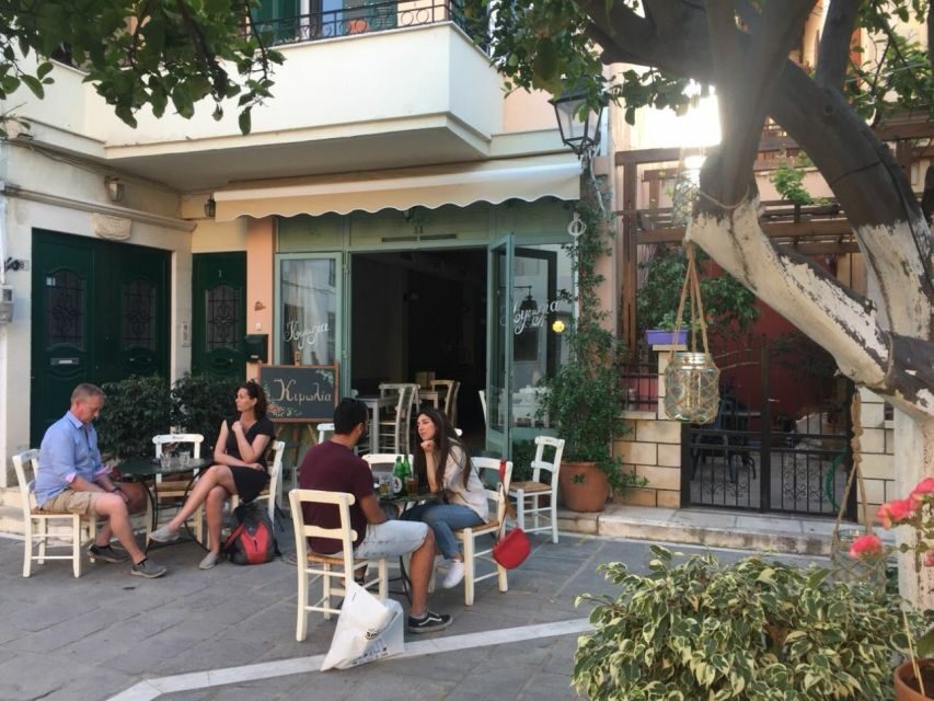 Rethymno: Old Town Walking Tour with Meal - Seeing phyllo made in Yorgos Hatziparaschos’ Venetian mansion
