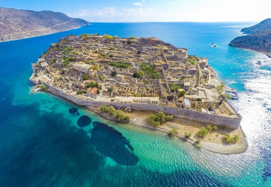 Rethymnon:Day Trip to Spinalonga, Agios Nikolaos and Elounda - Elounda Harbor and the ferry to Spinalonga