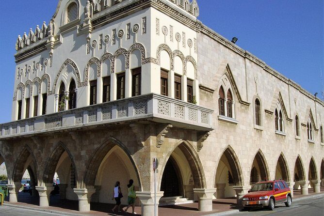 RHODES BEST FIRST IMPRESSION FOR CRUISE SHIP VISITORS - 4 people - Mandraki Harbour and the Church of the Annunciation in Minutes