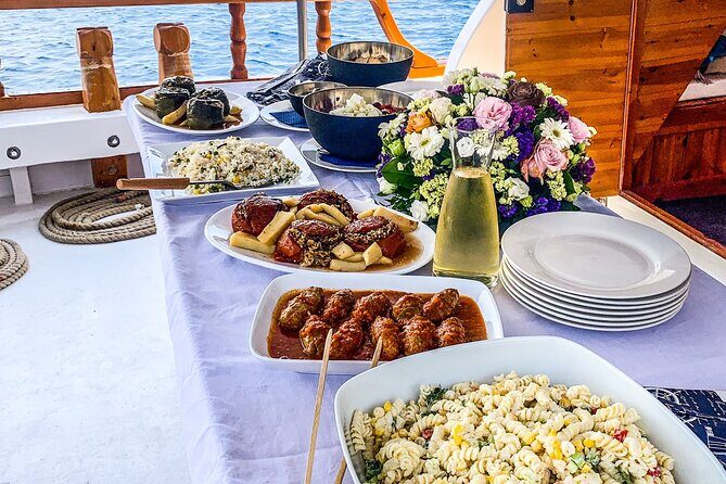 Rhodes Day Cruise (with lunch & unlimited drinks) 5,5 Hours - Lunch and drinks: does unlimited beer and wine actually make it better?