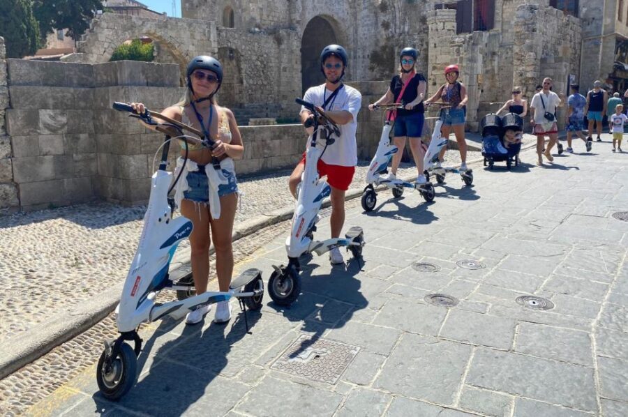 Rhodes: Explore the New and Medieval City on Trikkes - Getting started at Super Market Golden Corner: you learn fast