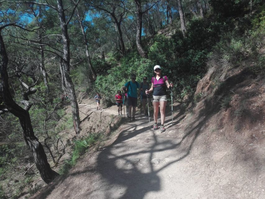 Rhodes: Guided Hike to 7 springs from Archangelos - The narrow tunnel and cool water