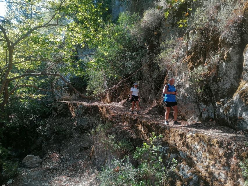 Rhodes: Guided Hike to 7 springs from Archangelos - Villa de Vecchi and its chapel