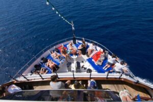 Rhodes: Lindos Cruise with 2 Swim Stops - Mandraki Port Check-In: Finding the Right Boat and Getting Seats