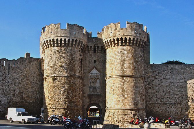 Rhodes Old Town Walking Tour (Small Group) - Meeting point and pickup: how to avoid wasting your vacation time